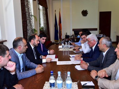 Armenia minister meets with Yerevan State University acting rector