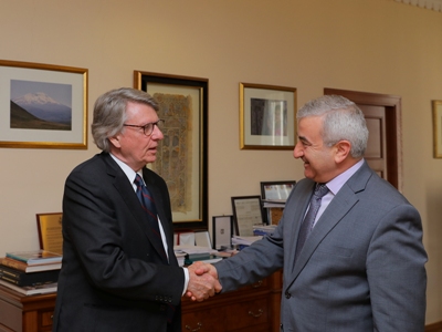 Karabakh Parliament speaker receives US university professor