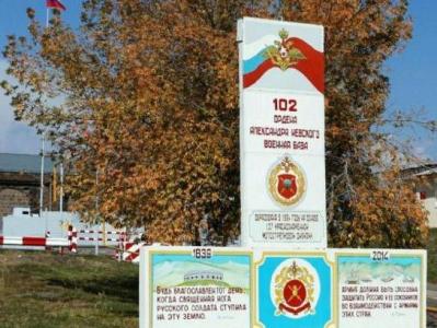102-րդ ռազմաբազայի զինծառայողները ուշադիր հետեւում են Նախիջեւանի զորավարժություններին. ՌԴ դեսպանատան ռազմական կցորդ
