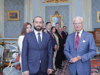 Armenia Parliament speaker has private conversation with King of Sweden