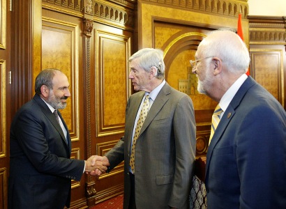 Armenia PM receives research group created by AUA, AGBU