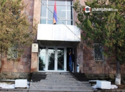 В Абовяне 35-летний обвиняемый в тяжком преступлении сбежал при выходе из здания суда