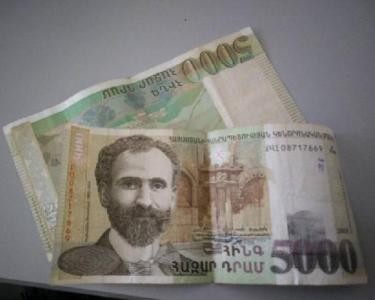 Երեւանում հայտնաբերվել են կեղծ թղթադրամներ պատրաստողն ու իրացնողը