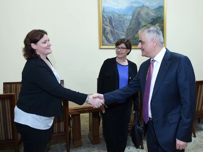 Armenia Deputy PM receives ICRC Delegation