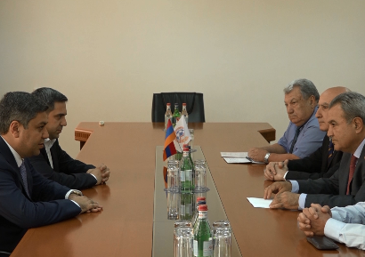 Armenia Football Federation President receives Pan-Armenian Games World Committee delegation