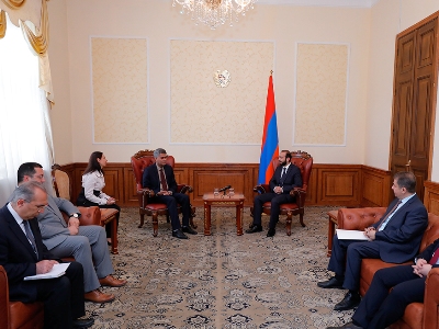 Armenia Parliament speaker receives outgoing India Ambassador
