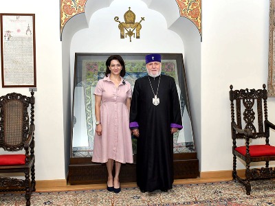Catholicos hosts Armenia PM’s wife
