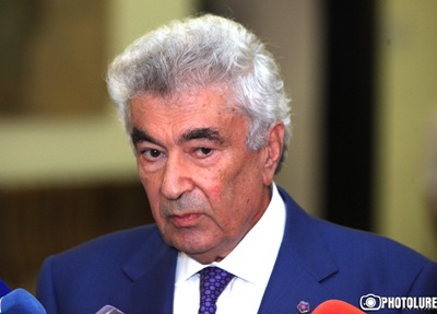 «Ժողովուրդ». Սահմանադրության մեկնաբանությունն իջեցվել է տնային տնտեսուհիների բամբասանքի մակարդակի. Գագիկ Հարությունյան