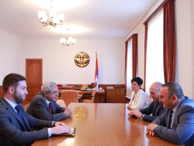 Artsakh President Bako Sahakyan receives director of Matenadaran
