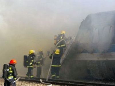 На поезд Баку-Тбилис свалился столб: Начался пожар