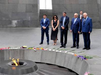 Հայաստանում Իսրայելի նորանշանակ դեսպանն այցելել է Ծիծեռնակաբերդ