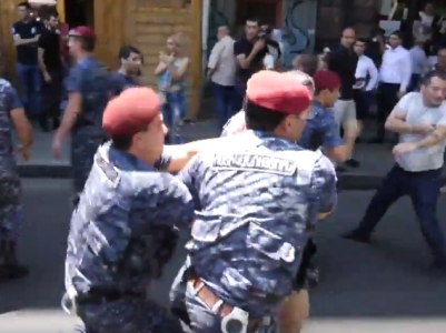 Քոչարյանի աջակիցների եւ ոստիկանների հետ միջադեպի արդյունքում 6 քաղաքացի է տարվել ոստիկանություն