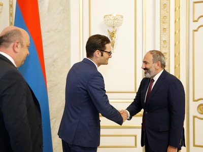 Armenia PM receives Amber Capital representatives