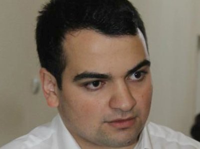 Սամվել Կարապետյանի եղբորորդու դեմ հաղորդում ներկայացրած Պառազյանը նախկինում կալանավորված է եղել