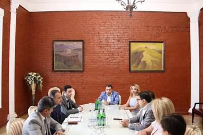 Armenia High Commissioner for Diaspora Affairs meets with members of Cilicia Armenian Business Club in Moscow