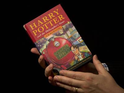 Harry Potter's book bought for £ 1 sold for £ 28.5 thousand