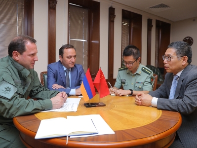 Armenia Defense Minister meets with China Ambassador