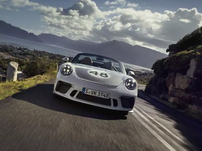 Նոր Porsche 911-ը պատել են ոսկեջրով (ֆոտո)