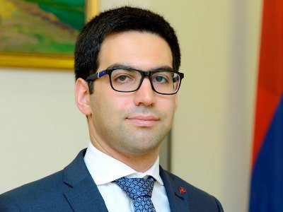 Սահմանադրությունը փոխելու են, որ ԲԴԽ-ի հետ կապված նորմ ավելացնեն. նախարարը մանրամասնում է