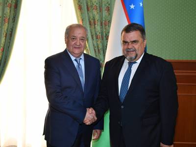 Armenia ambassador hands his letters of credence to Uzbekistan FM