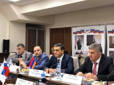 Ombudsman, Russian colleague discuss Armenia migrant workers in Russia
