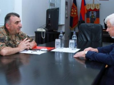 Artsakh Defense Minister receives Andrzej Kasprzyk