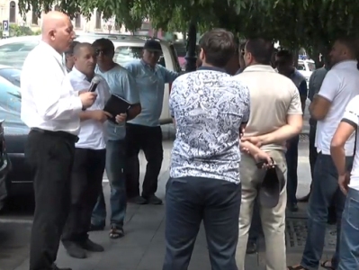 Ավտոներկրողներին ասել են, որ վարչապետը տեղյակ է իրենց խնդրին եւ ասուլիսի ժամանակ դրան եւս կանդրադառնա