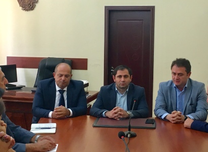 Սուրեն Պապիկյանն ներկայացրել է Իջևանի քաղաքապետի պաշտոնակատար Հայկ Ղալումյանին