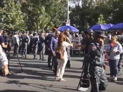 Police release civilians arrested near Yerevan court of general jurisdiction