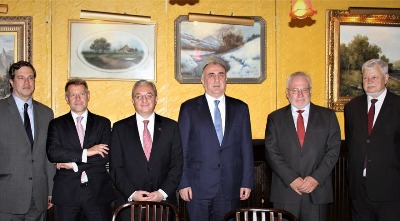 What did Armenia, Azerbaijan FMs discuss in New York?