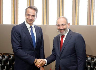 Armenia PM in New York, meets with Greece colleague