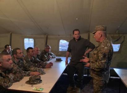 Armenia MOD visits armed force exercise camp out