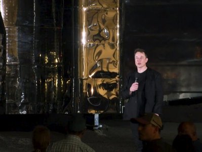 Илон Маск продемонстрировал новый космический корабль SpaceX