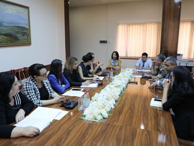 Armenia Investigative Committee hosts regular meeting with public monitors