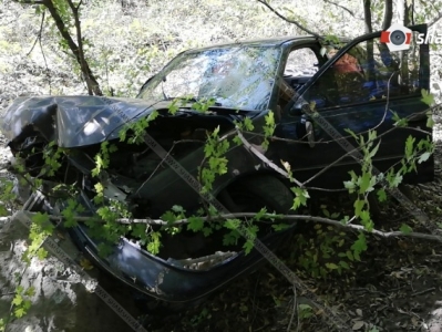 Լոռիում Daewoo-ն դուրս է եկել ճանապարհից ու հայտնվել ծառերի մեջ. կան վիրավորներ (ֆոտո)
