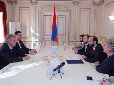 Armenian parliament speaker discusses new US aid programs in Artsakh with Frank Pallone