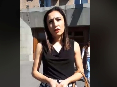 Ինձ զգուշացրել են՝ «սորոսականների» մասին չխոսեմ, բայց իրենցից վախեցող չկա. Մարինա Խաչատրյանն ԱԱԾ-ի դիմաց է