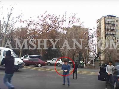 Դատարանն արդարացրել է Երեւանում մեքենա ջարդուխուրդ անող երիտասարդներին