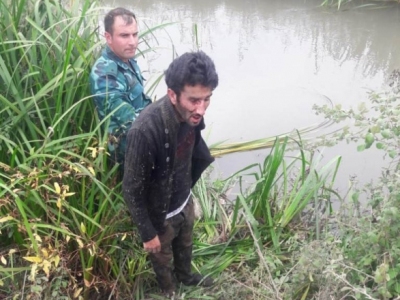 medicine agent injures adjoin defend at Iran-Azerbaijan adjoin