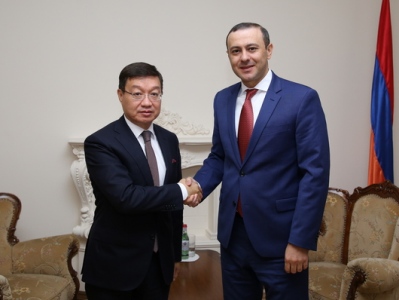 Secretary of Security Council of Armenia receives Kazakh Ambassador