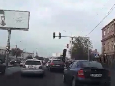 В Ереване дождались начала дождей, чтобы начать дорожные работы