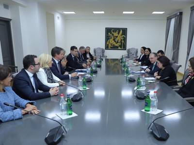 Զոհրաբ Մնացականյանը Ֆրանսիայի Օվերնյ-Ռոն-Ալպ շրջանի նախագահի հետ քննարկել է երկկողմ օրակարգի հարցեր