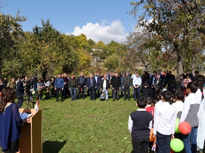 Բակո Սահակյանն այցելել է Մարտունու շրջանի Խերխան գյուղ եւ հանդիպել համայնքի բնակիչների հետ
