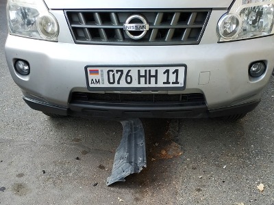 Armenia parliament majority faction member's car damaged (PHOTOS)