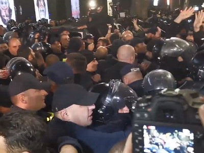 11 citizens detained in central Tbilisi