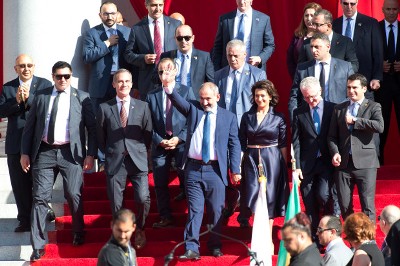 Newspaper: Some American-Armenian businessmen leave hall during Pashinyan's meeting in Los Angeles