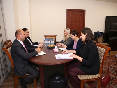 Փոխնախարարը ԵՆԲ ներկայացուցիչների հետ քննարկել է բանկի աջակցությամբ իրականացվող ճանապարհաշինական ծրագրերը