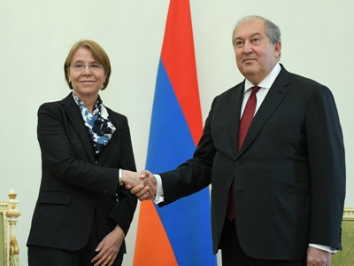 New Ambassador of Netherlands presents letter of credence to Armenia President