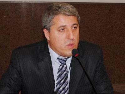 Иранист: Чем занимаются сопровождающие премьер-министра Армении лица, если ручку ему дает азербайджанец?