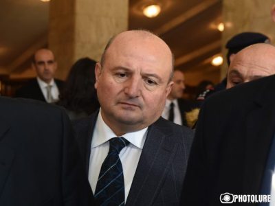 «Հրապարակ». Վարդանիկը սպառնացել է «Իմ քայլի» պատգամավորին ու շարժել Փաշինյանի զայրույթը. Բանագնացներ են գնացել